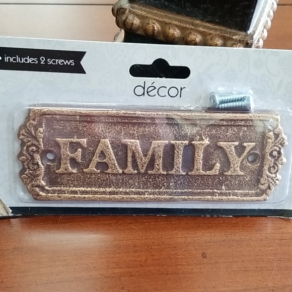 None Other - FAMILY 👪 MINI PLAQUE